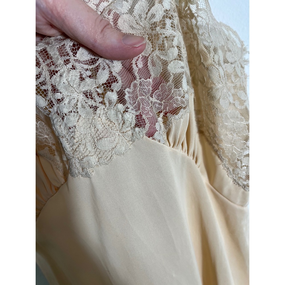 VINTAGE 60s CARESS Lace Slip Nightgown Vanity Fair Lingerie Dress - Picture 9 of 15